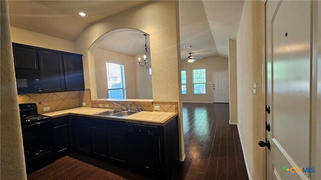 Building Photo - 538 Creekside Cir