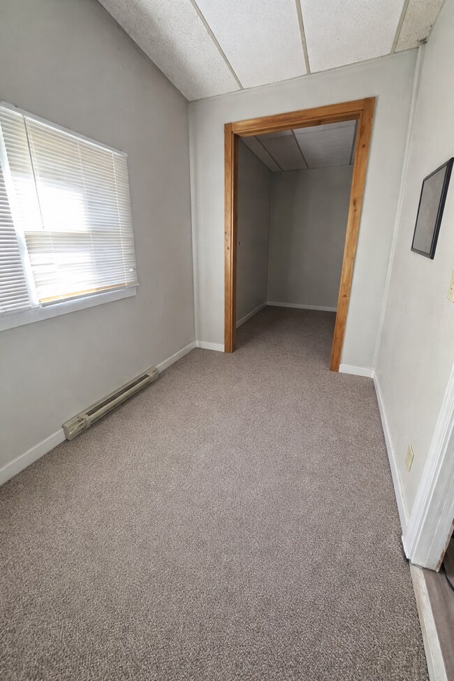Building Photo - Kent Student Rental – You pick your splits! $3,000 Total