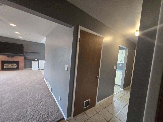 Building Photo - 124 W Water St