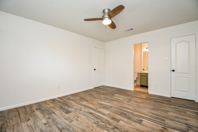 Building Photo - 835 Victoria Lakes Dr