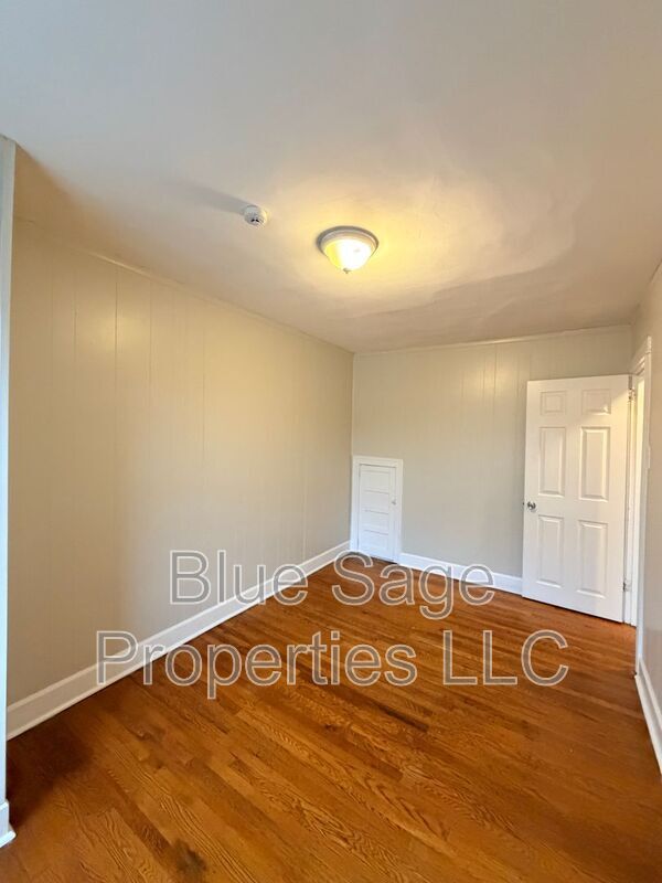 Building Photo - 7026 Radbourne Rd