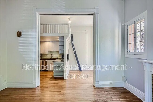 Building Photo - Newly Renovated Single Family Home | 1 BR/1BA | Fireplace!