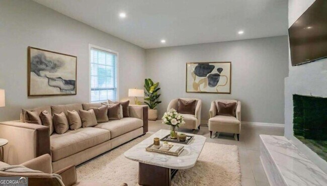 Building Photo - 3409 Hyland Dr