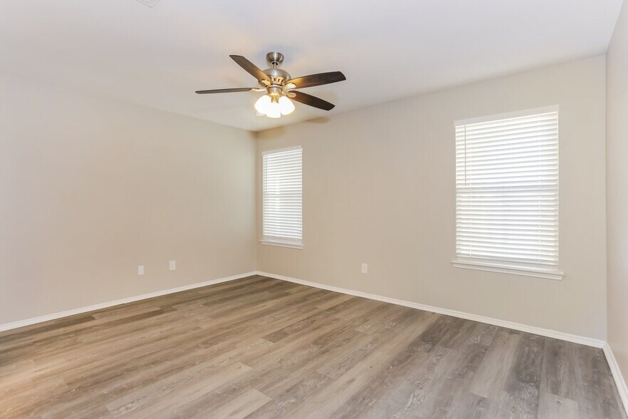 Building Photo - 825 Cruise St