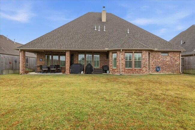 Building Photo - 302 Spring Brook Ct