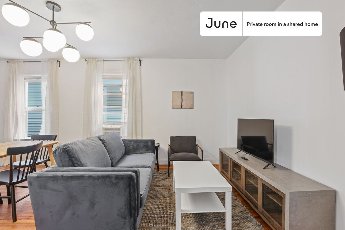 Building Photo - Room in Shared 3 bed/2 bath home in Brighton