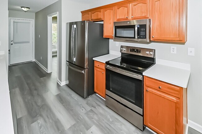 Building Photo - 7878 Meadow Ridge Ln