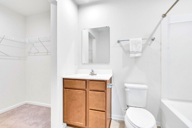 Building Photo - Modern 3BR, 2.5BA Townhouse in Walnut Hill Townes in Greer! $1800/mo rent***