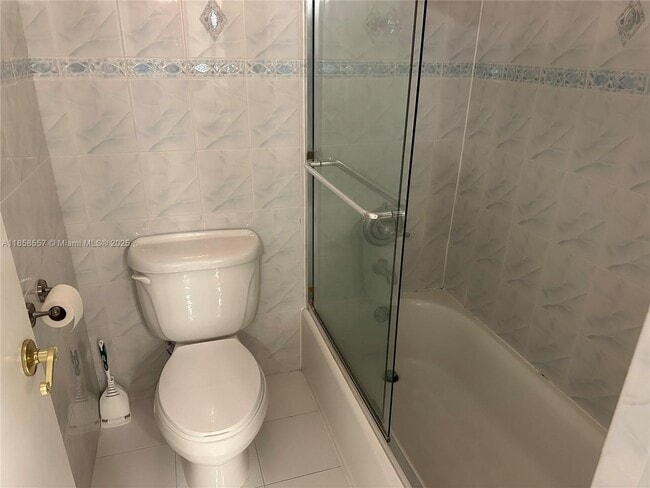 Building Photo - 6039 Collins Ave