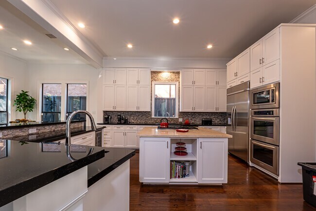 Building Photo - 1409 Indiana St