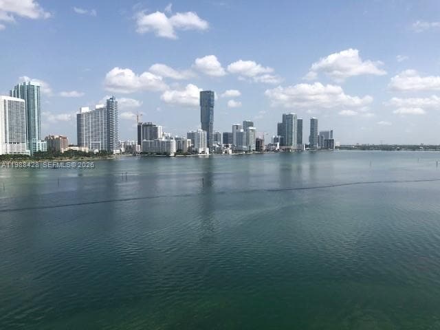 Building Photo - 801 N Venetian Dr