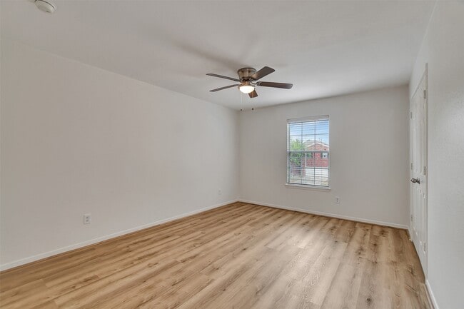 Building Photo - 4423 Garden Ridge Ct