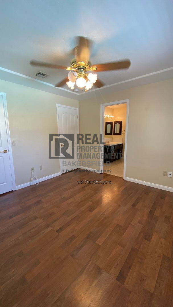 Building Photo - 10916 Stony Point Dr