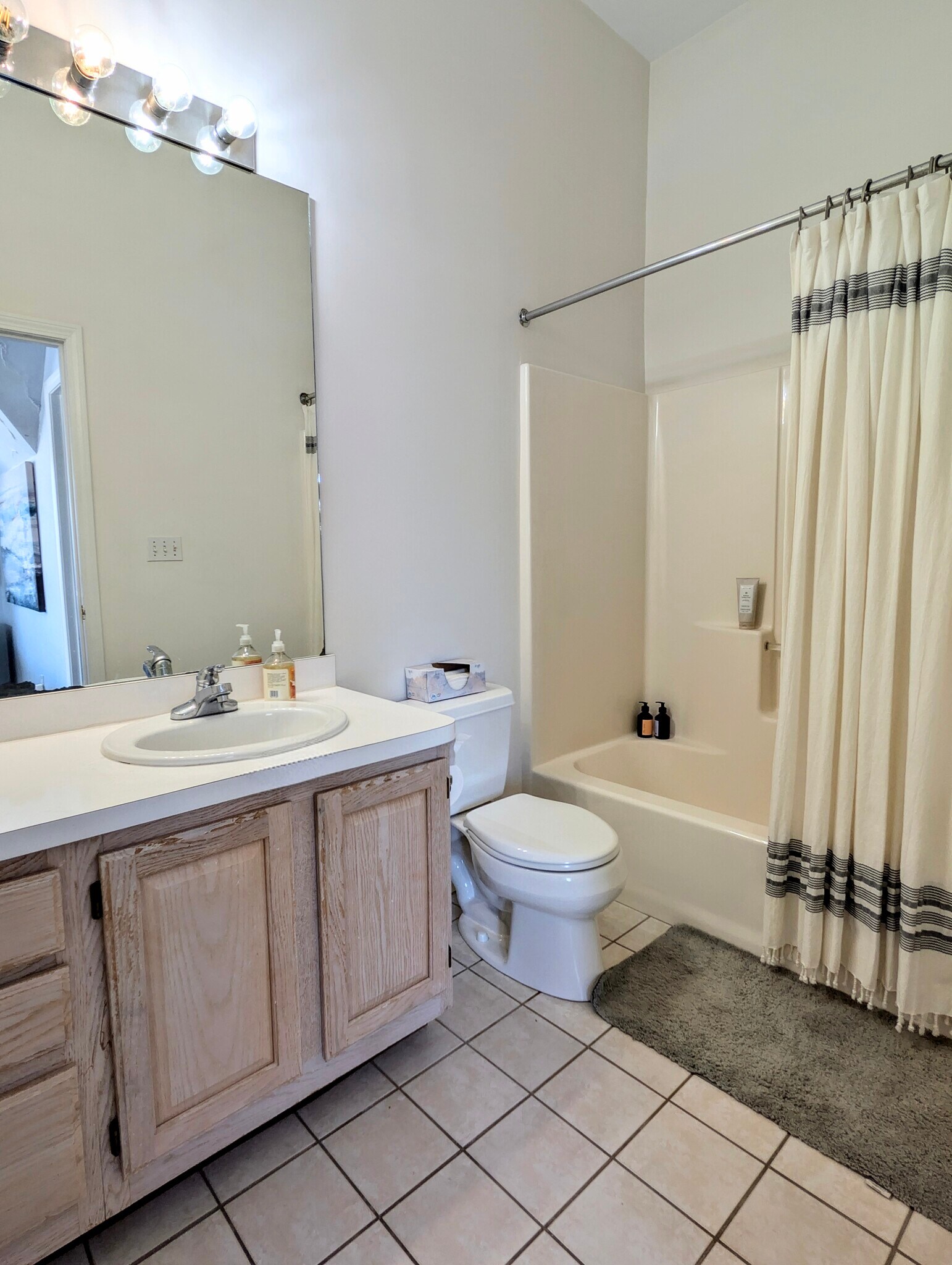 Building Photo - 216 Parker Hill Ave