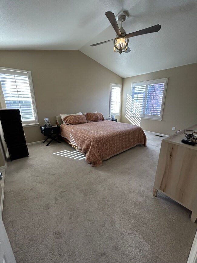 Building Photo - Spacious 5-Bed, 5-Bath Home in Erie’s Sunwest North Community