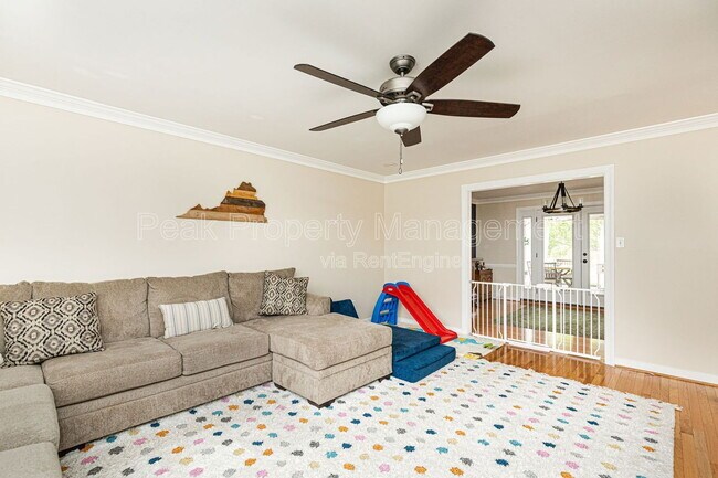 Building Photo - 9133 Robin Ridge Dr