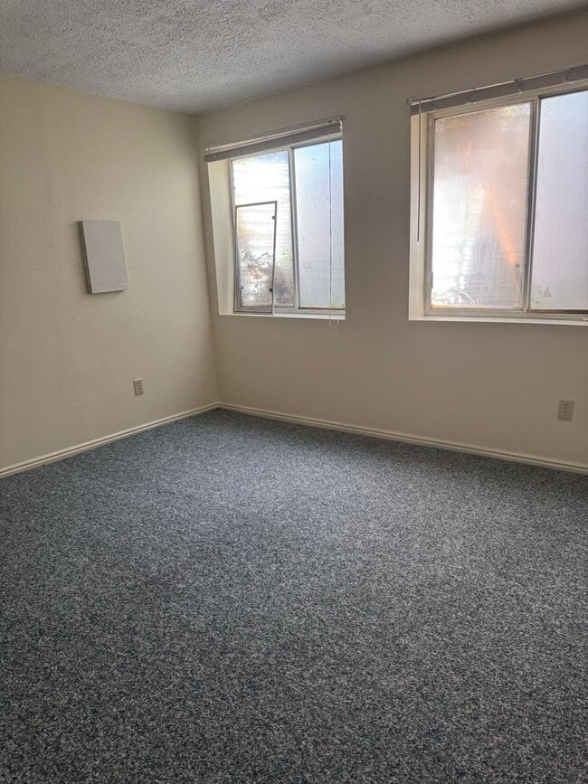 Building Photo - For Rent – Spacious 4 Bed, 3 Bath Home