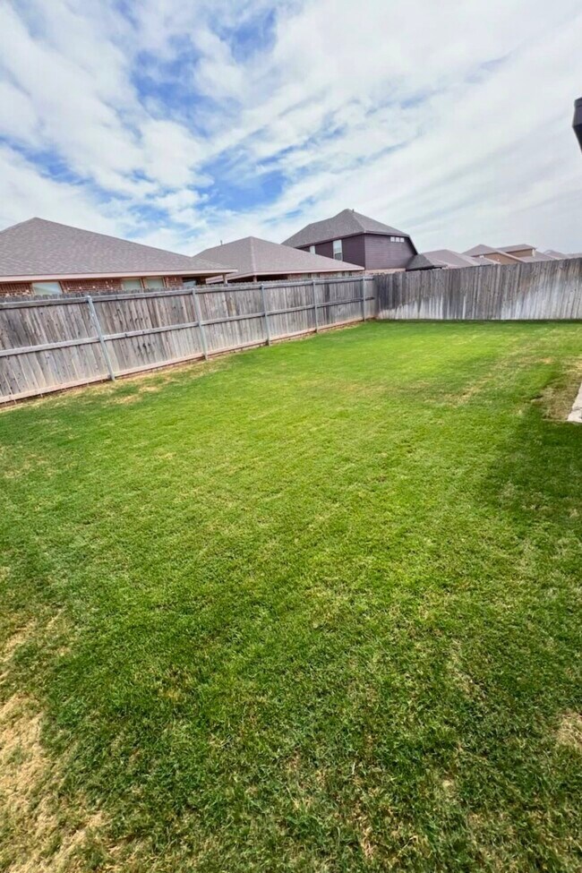 Building Photo - 1608 Bandolier Dr