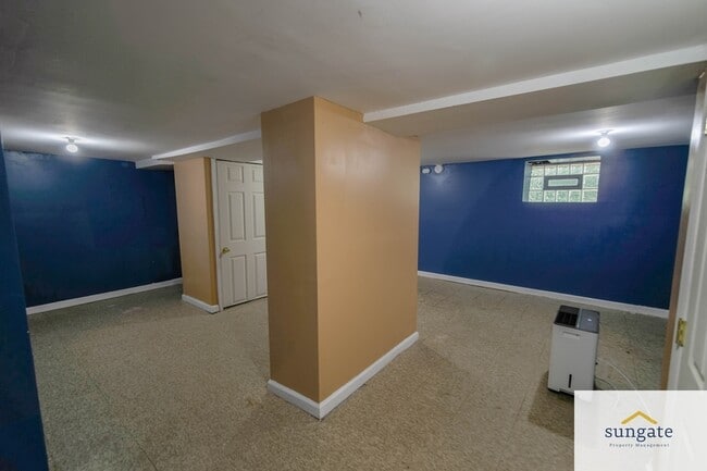 Building Photo - 3510 Hamilton Ave