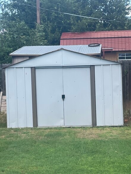Storage Shed - 1218 Briarwood St