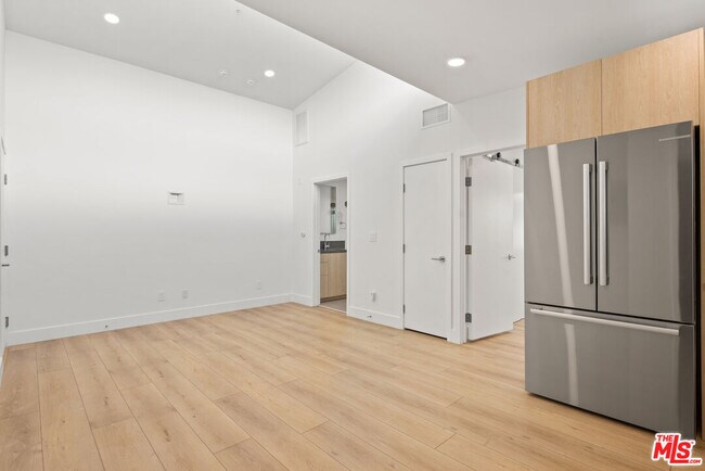 Building Photo - 2918 3rd St