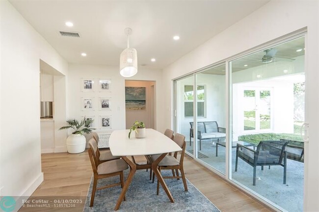 Building Photo - 633 Ocean Inlet Dr