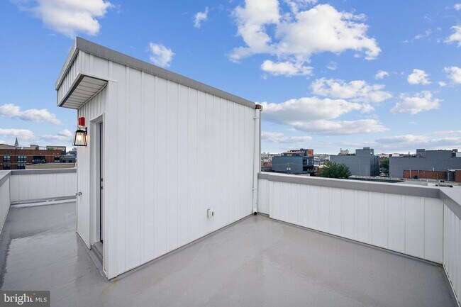Building Photo - 1255 Leopard St