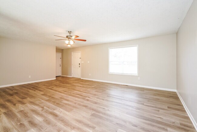 Building Photo - 819 Bitter Bark Ln