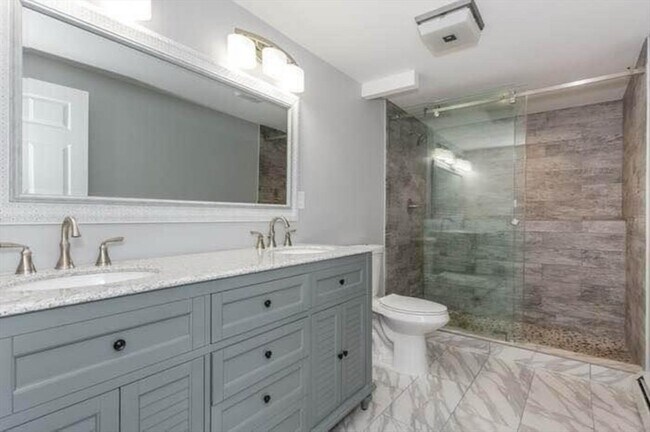 Building Photo - 115 Grove St