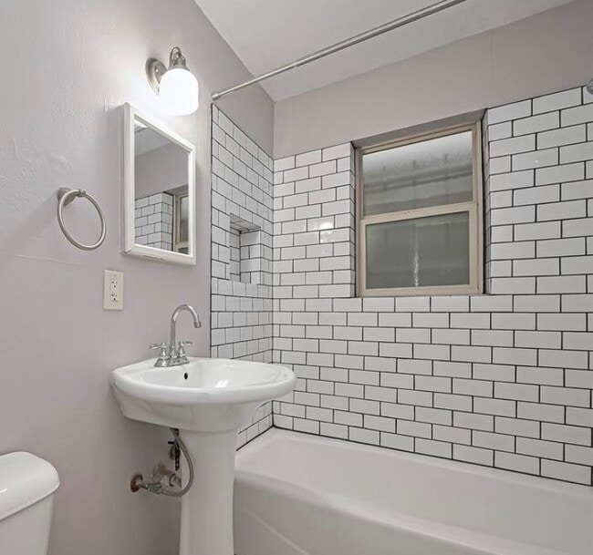 Building Photo - 1802 Fairview St