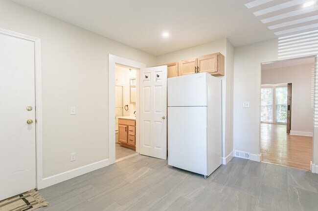 Building Photo - 284 Pearl St