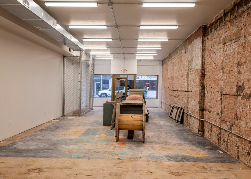 Building Photo - 1044 Central Ave