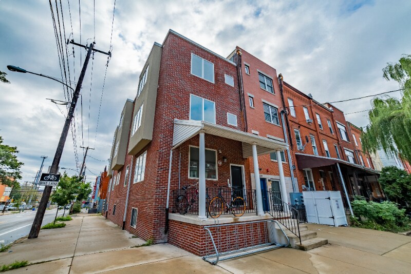 Building Photo - 441 N 32nd St