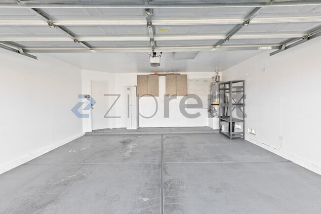 Building Photo - 2005 Rose Coral Ave