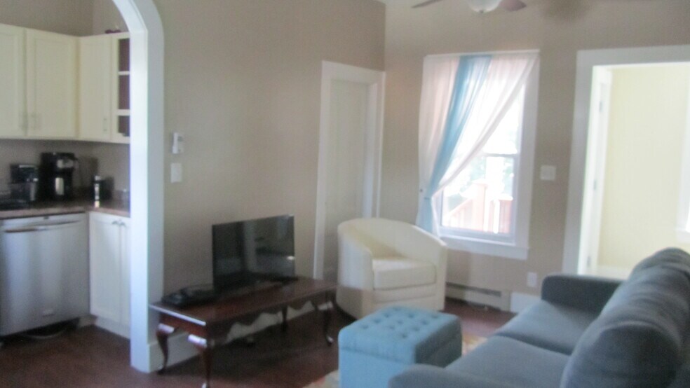 living room - 67 Market St