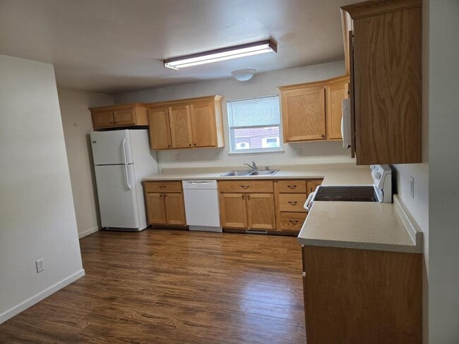 Building Photo - 755 N Washington St