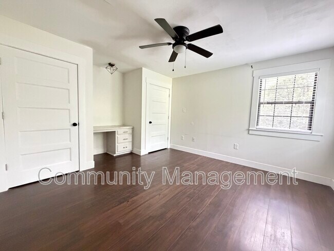 Building Photo - 11362 Cloverleaf Dr