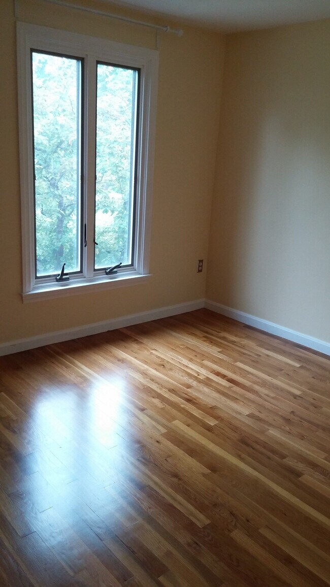 Building Photo - 32 Webster Ct