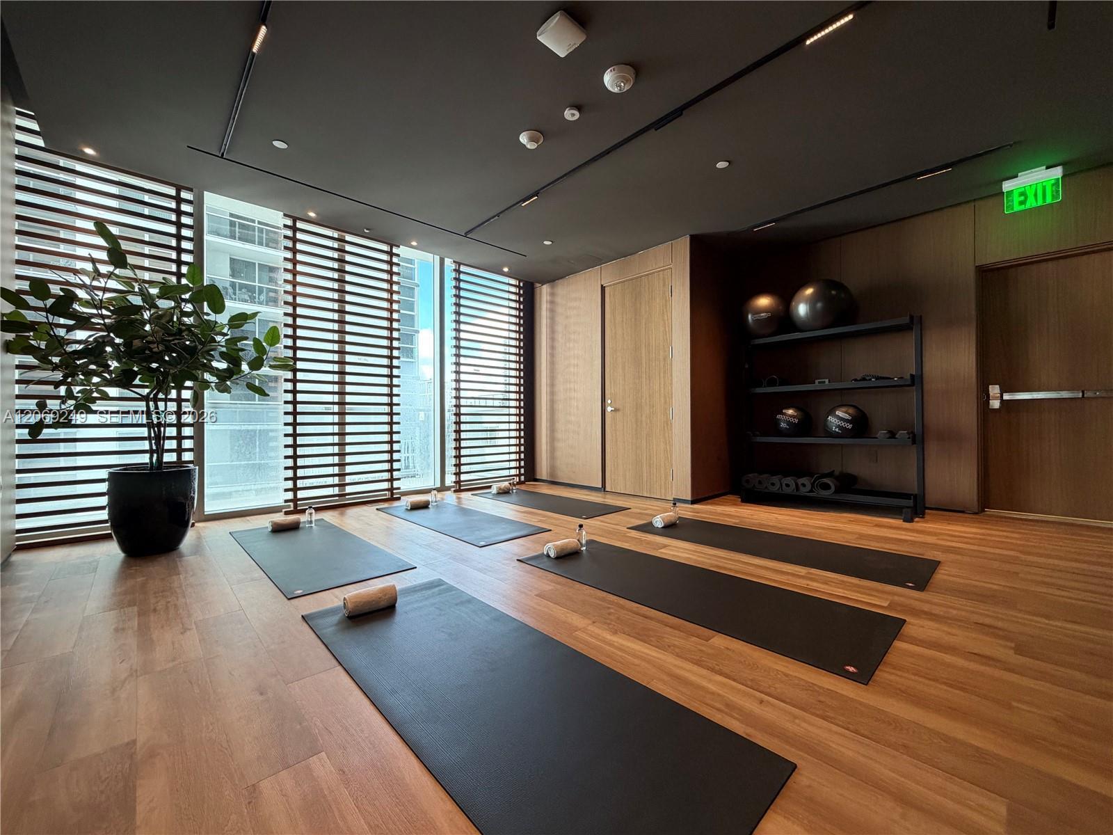 Building Photo - 1400 Biscayne Blvd