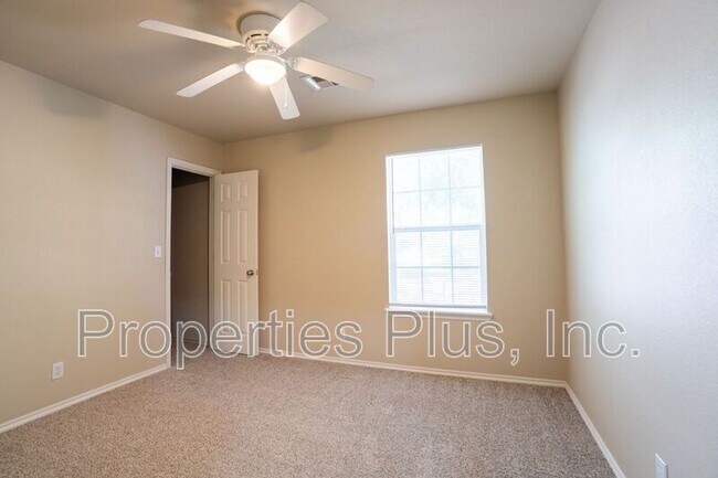 Building Photo - 977 Hamilton Falls