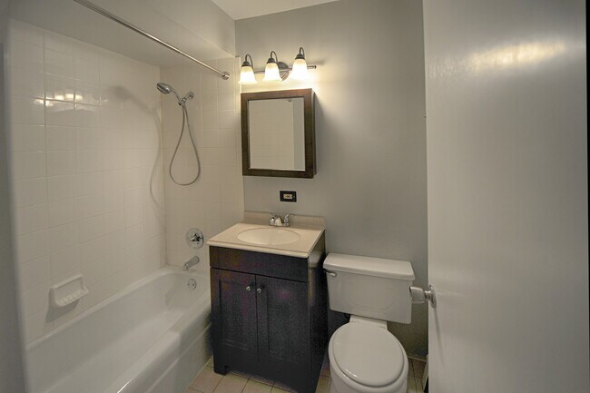 Building Photo - 2343 Ogden Ave