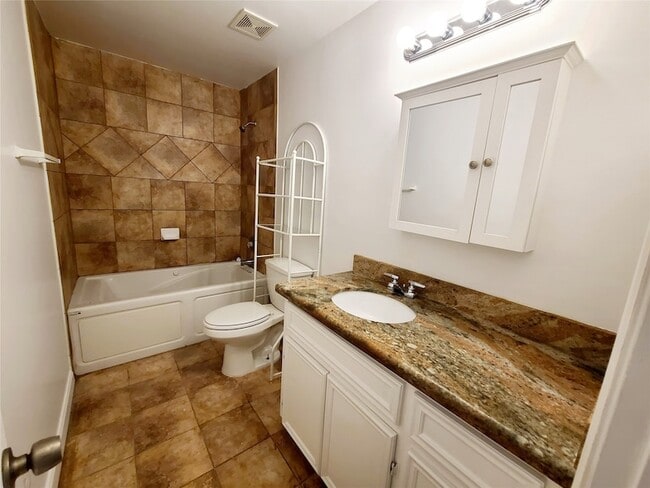 Building Photo - 4931 Junius St