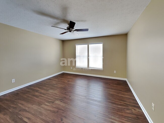 Building Photo - 515 Indian Lake Dr