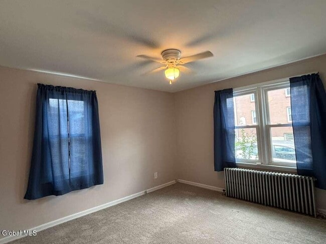 Building Photo - 23 Lakeview Ave