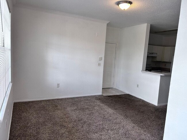 Building Photo - 2 Bed/1 Bath Apartment within Madison at M...