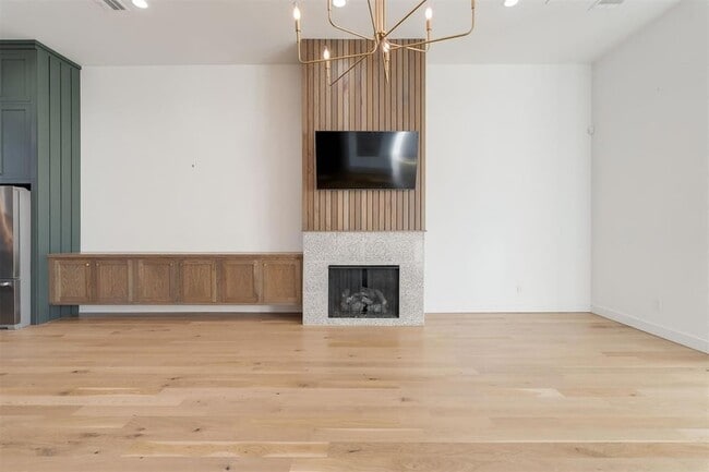 Building Photo - 827 NW 8th St