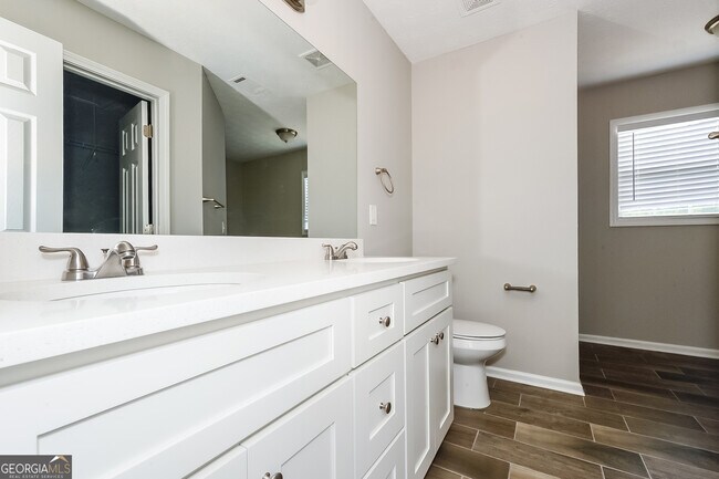 Building Photo - 144 Leguin Forest Dr