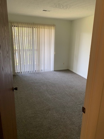 Building Photo - 2253 Hedgerow Road