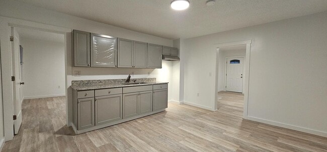 Building Photo - 210 Lincoln St