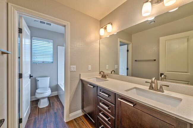 Building Photo - A unique Gem in Inspirada! 5 beds, 3 car, bedroom downstairs and Pool/spa!